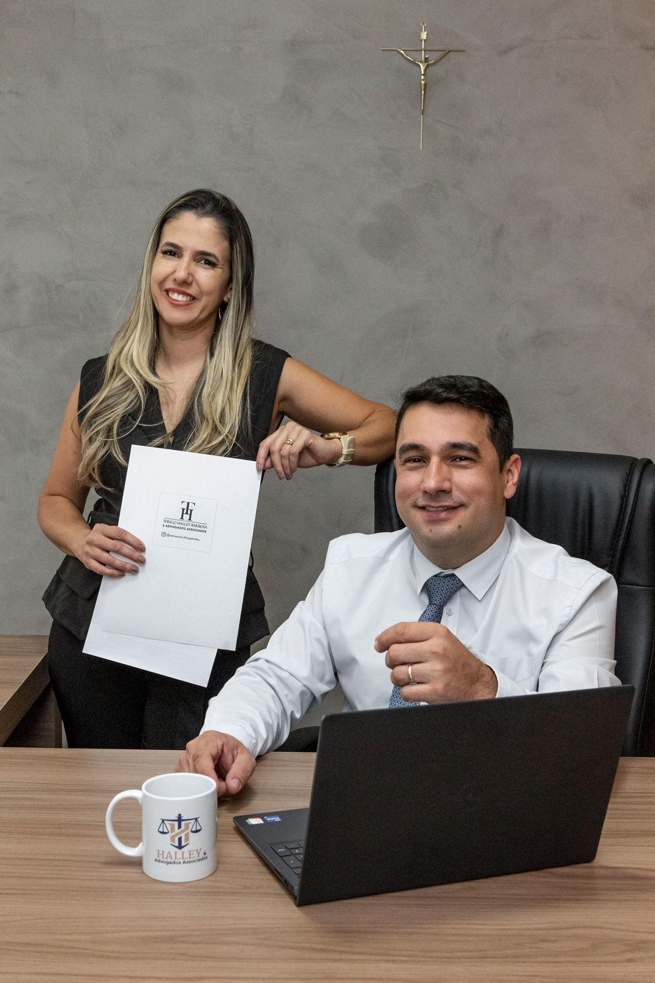 Dr. Thiago Halley no escritório